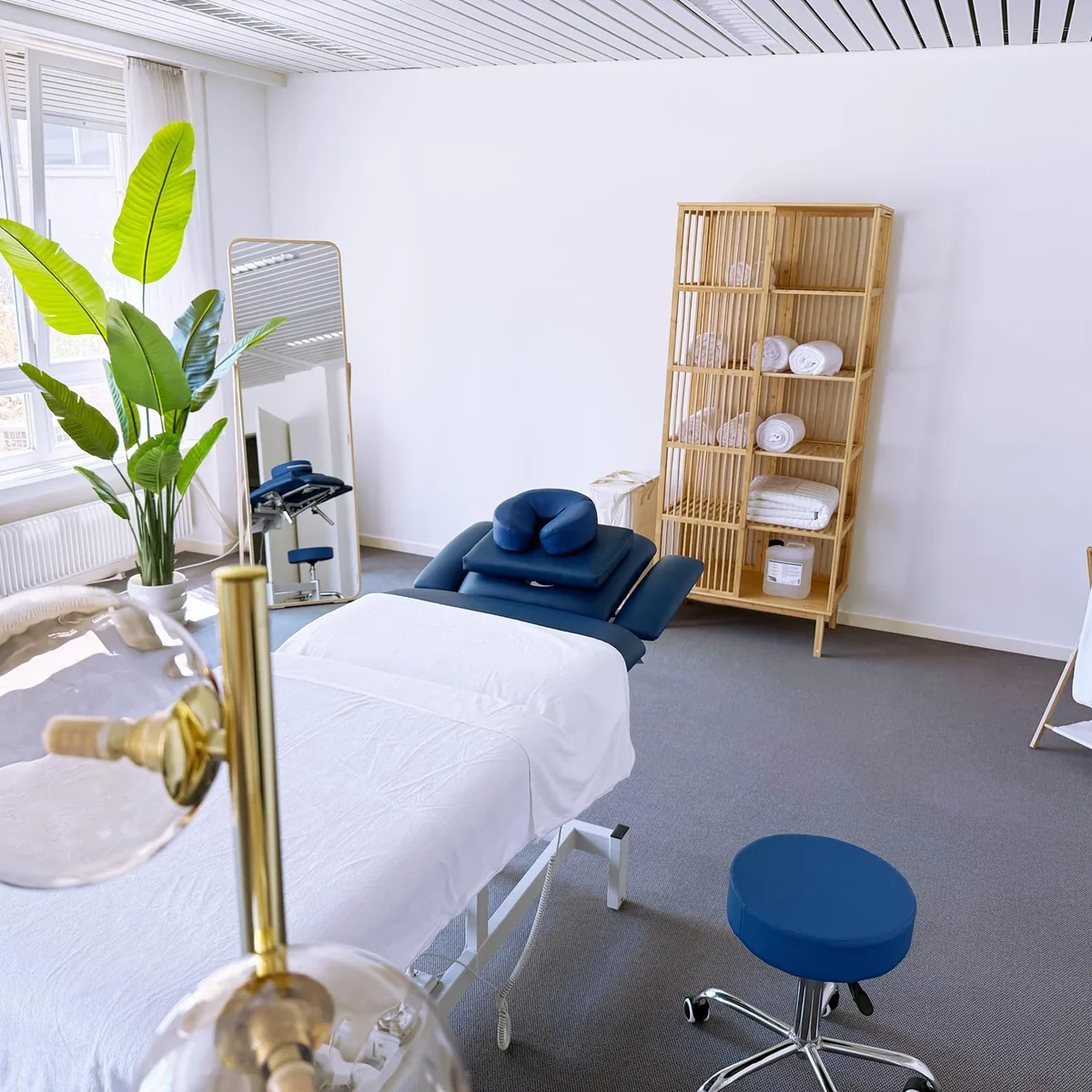 Empfang und Wartebereich an der Bahnhofstrasse 49